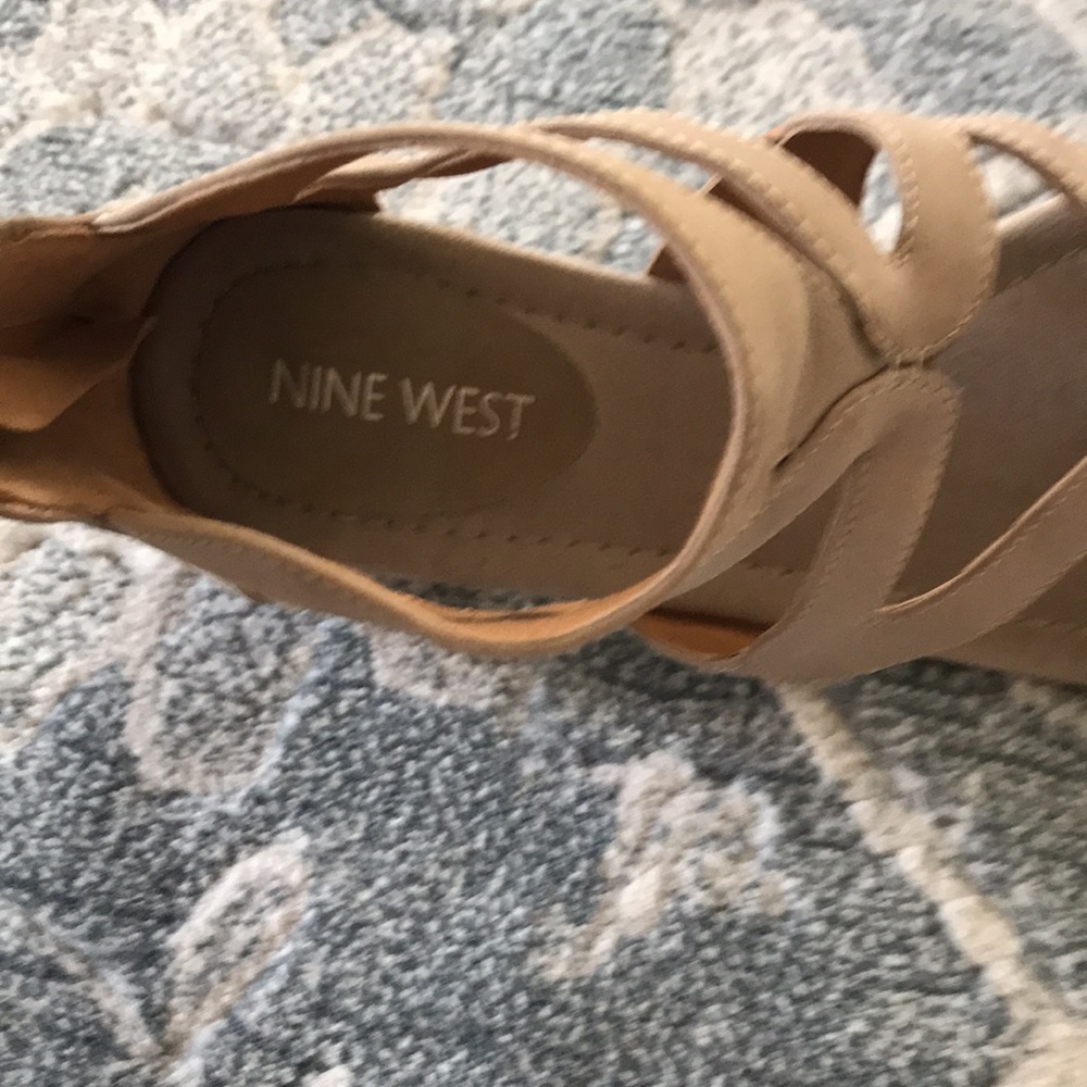 Fun sandals - Picture 2 of 4